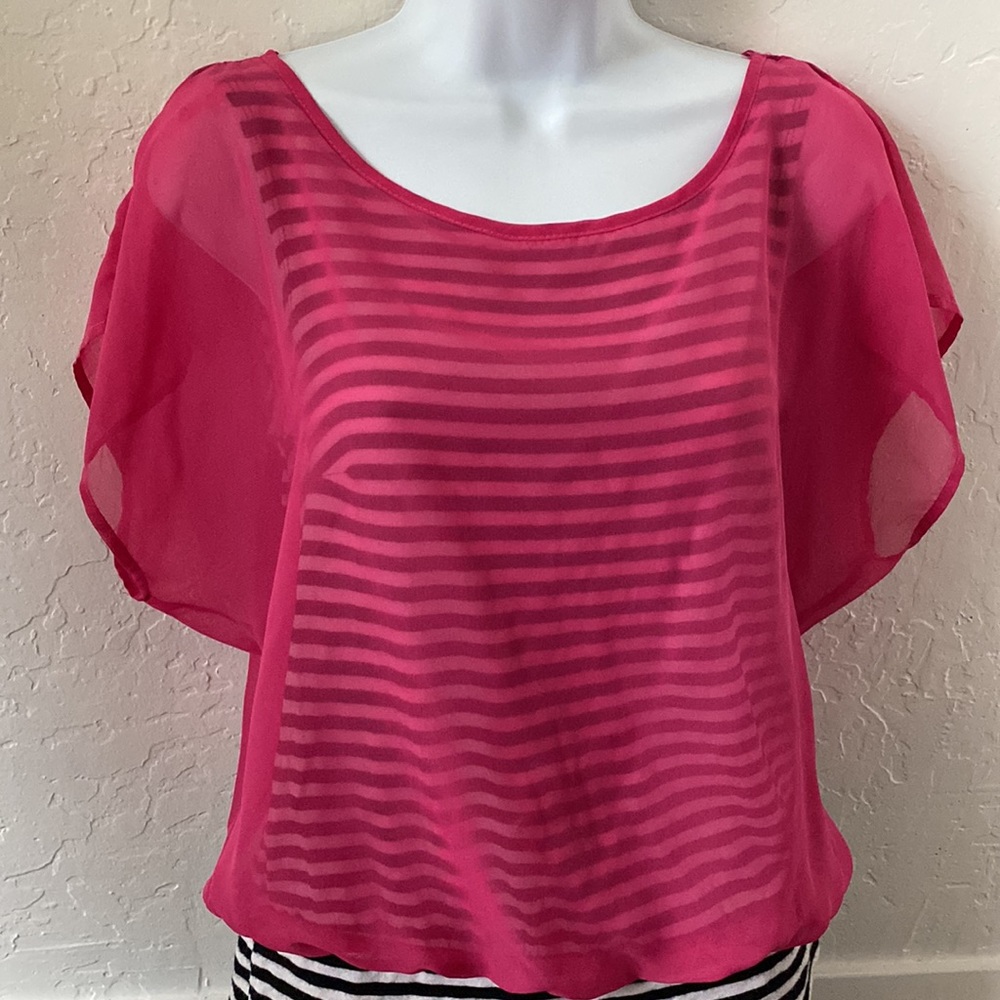 I.N. Studio hot pink top - Picture 2 of 5